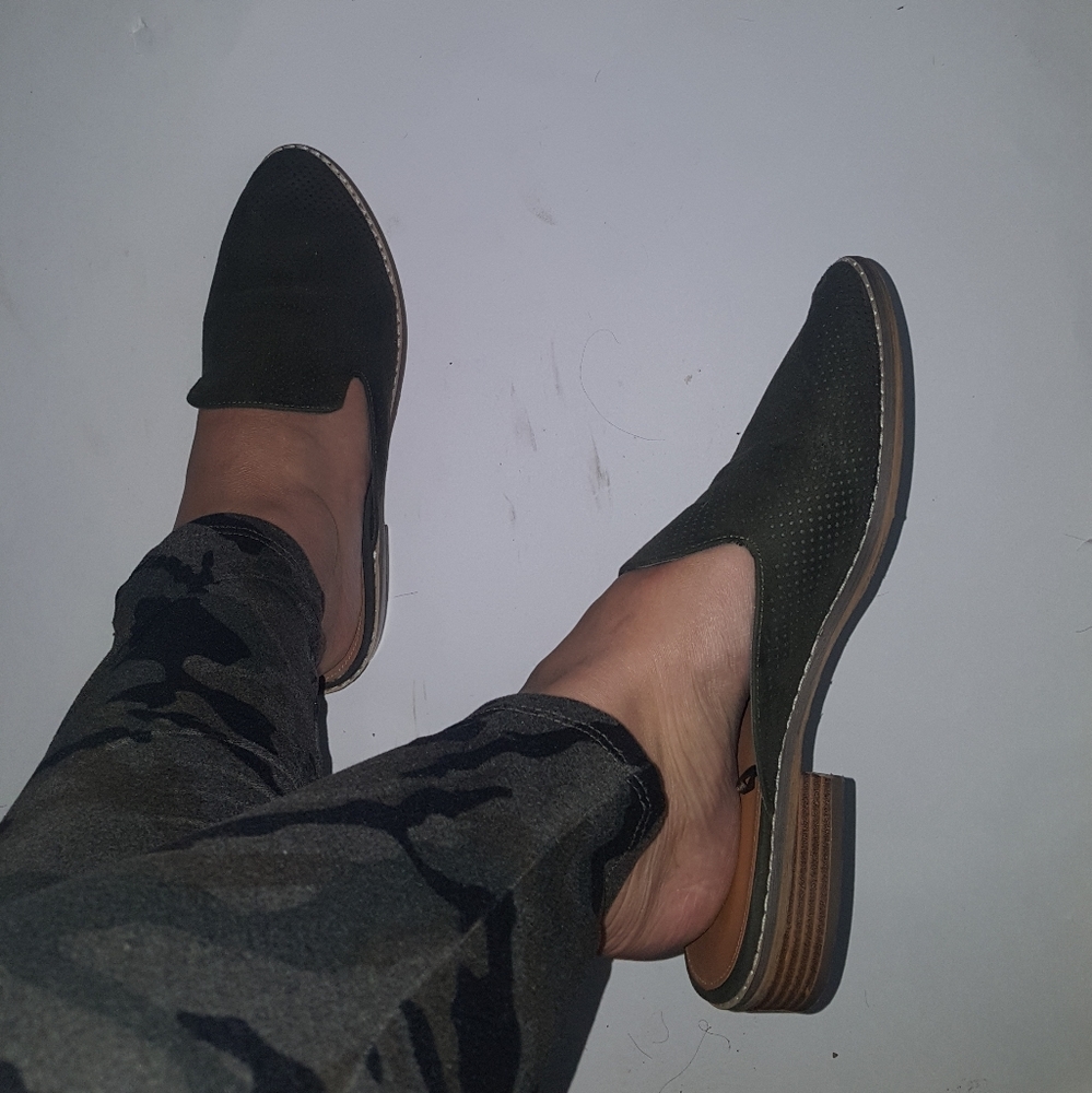 Suede American Eagle slides‎